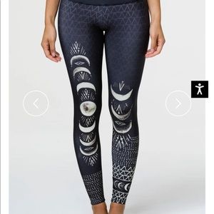 HIGH RISE GRAPHIC LEGGING - LAS LUNAS S/M